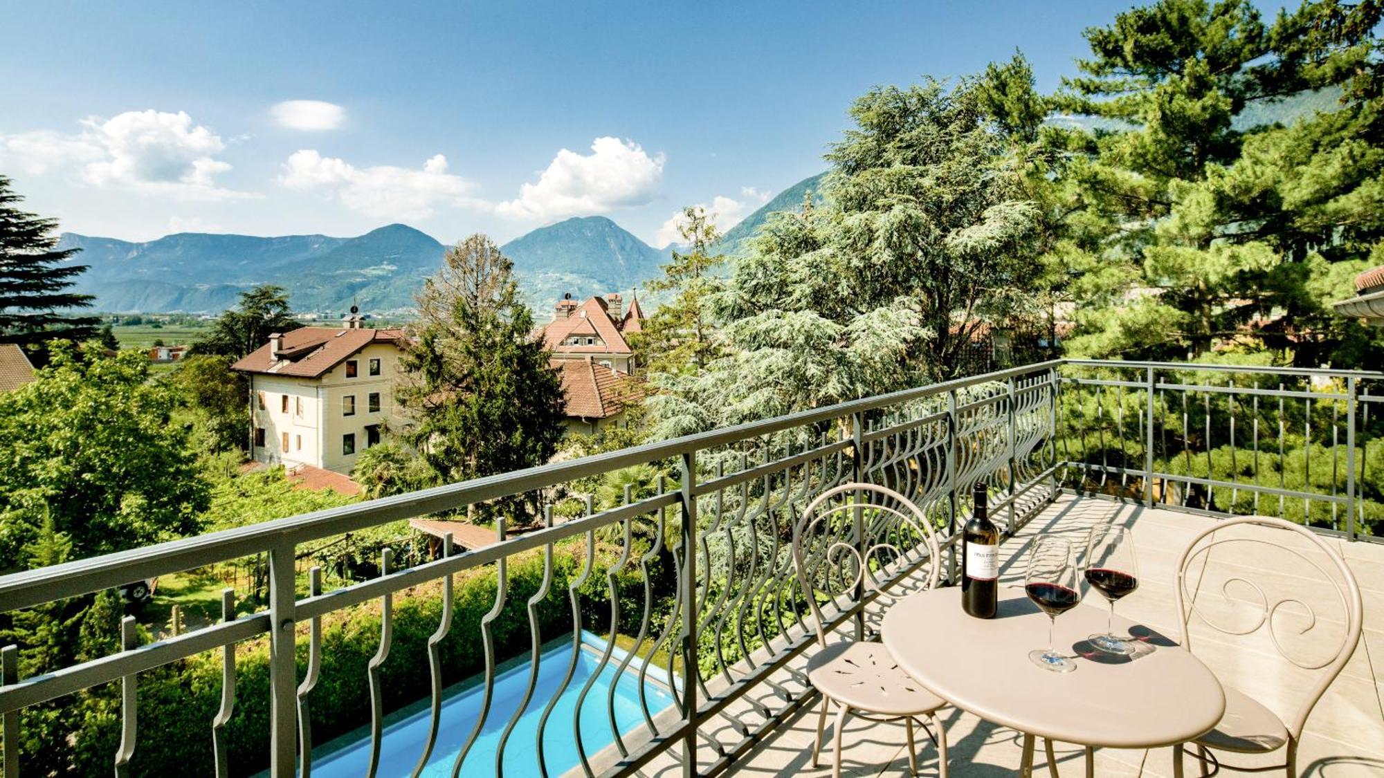 Hotel Villa Laurus เมราโน ภายนอก รูปภาพ