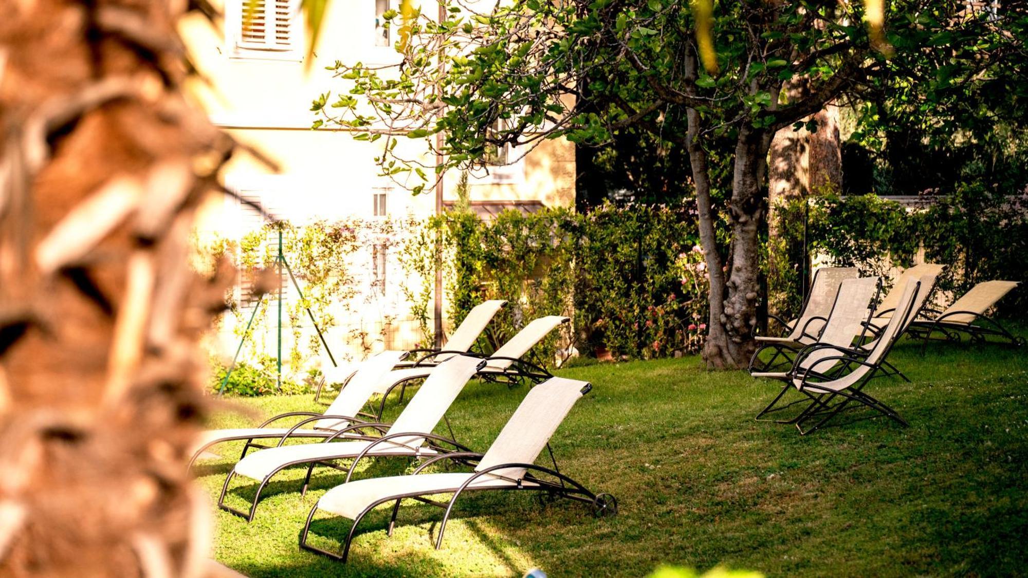 Hotel Villa Laurus เมราโน ภายนอก รูปภาพ