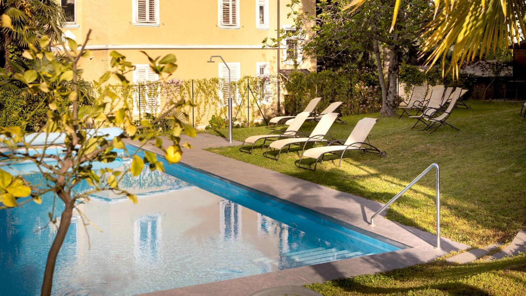 Hotel Villa Laurus เมราโน ภายนอก รูปภาพ