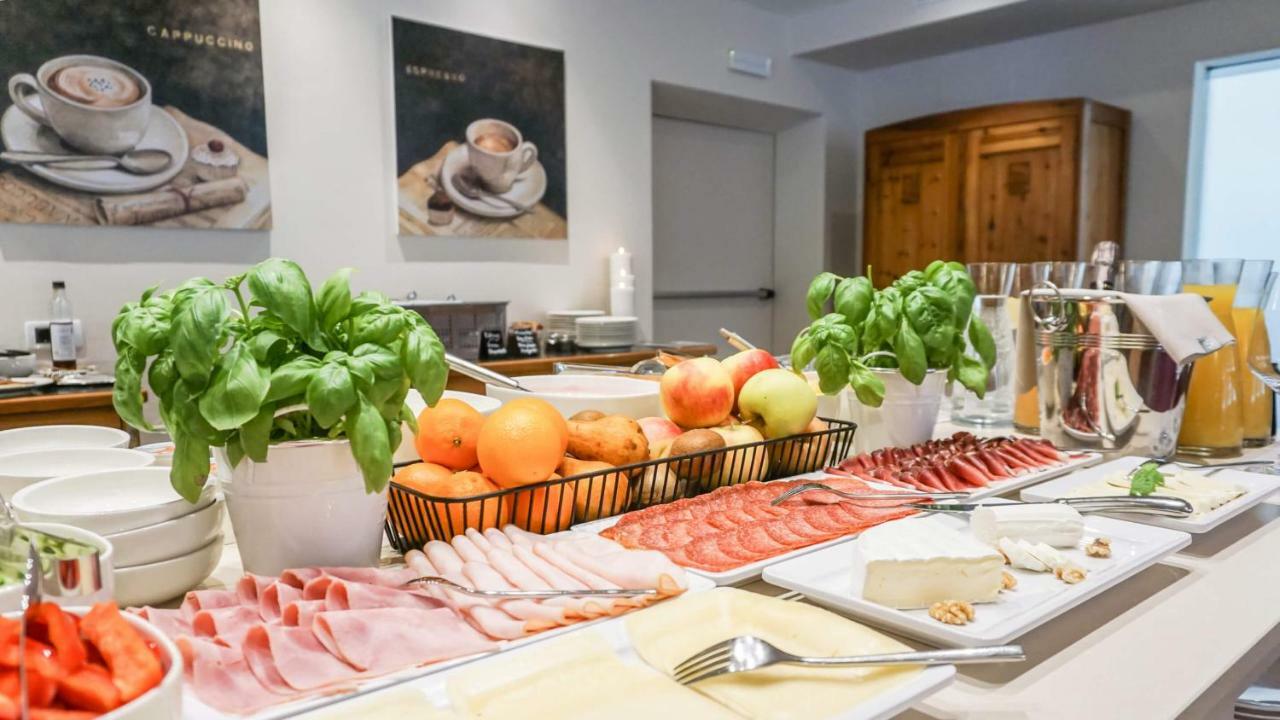 Hotel Villa Laurus เมราโน ภายนอก รูปภาพ